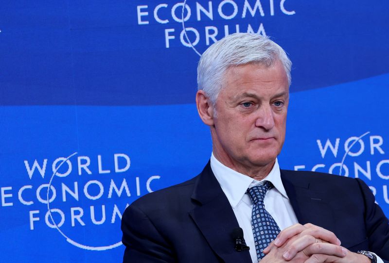 © Reuters. Bill Winters, Group Chief Executive of Standard Chartered, attends the 54th annual meeting of the World Economic Forum, in Davos, Switzerland, January 18, 2024. REUTERS/Denis Balibouse/File photo