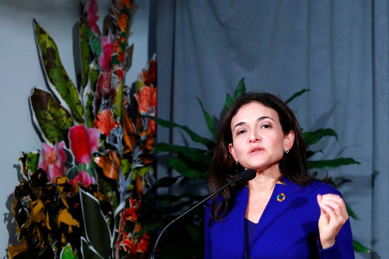 © Reuters. FILE PHOTO: Sheryl Sandberg, COO of Facebook and current chair of the Global Internet Forum to Counter Terrorism (GIFCT), holds a news conference on the sidelines during the 2019 United Nations Climate Action Summit at U.N. headquarters in New York City, New York, U.S., September 23, 2019. REUTERS/Yana Paskova/File Photo