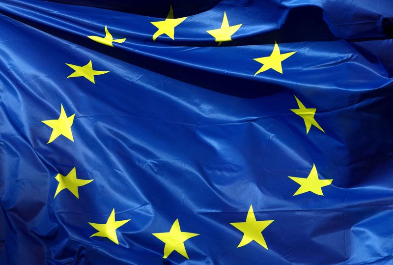 © Reuters. FILE PHOTO: A European Union flag flutters outside the EU Commission headquarters, in Brussels, Belgium, February 1, 2023 REUTERS/Yves Herman/File Photo