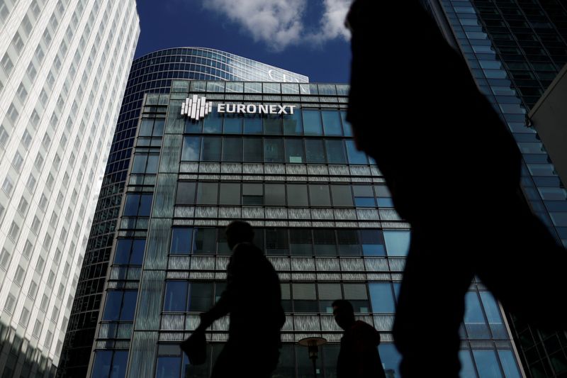 © Reuters. FILE PHOTO: The Euronext stock exchange is pictured at the La Defense business district in Paris, France, September 30, 2022. REUTERS/Benoit Tessier/File Photo