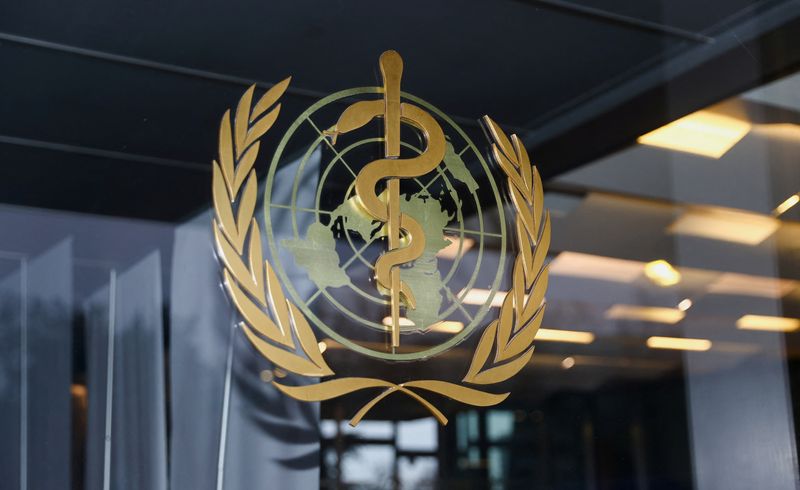 © Reuters. The World Health Organization logo is pictured at the entrance of the WHO building, in Geneva, Switzerland, December 20, 2021. REUTERS/Denis Balibouse/ File Photo