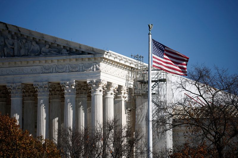 © Reuters. FILE PHOTO: A view of the U.S. Supreme Court in Washington, D.C., U.S., December 2, 2024. REUTERS/Benoit Tessier/File Photo