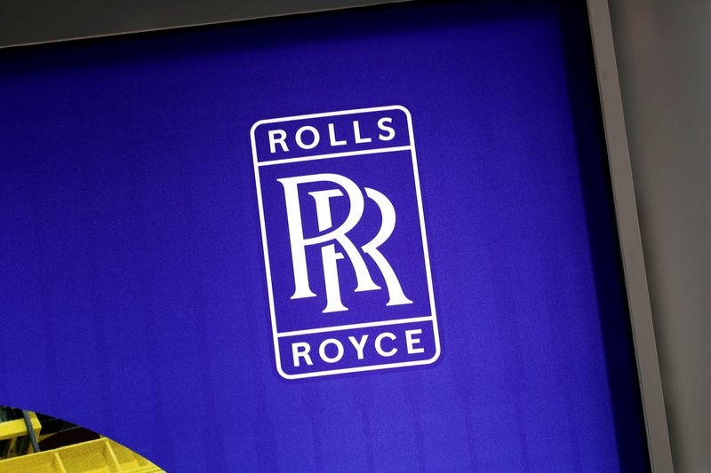 © Reuters. FILE PHOTO: The logo of Rolls-Royce is pictured at the World Nuclear Exhibition (WNE), the trade fair event for the global nuclear community in Villepinte near Paris, France, June 27, 2018. REUTERS/Benoit Tessier/File Photo