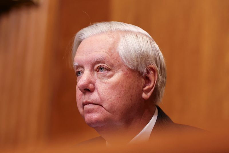 © Reuters. FILE PHOTO: U.S. Senator Lindsey Graham (R-SC) listens as Russell Vought, U.S. President Trump's nominee to be director of the Office of Management and Budget (OMB), testifies before a Senate Budget Committee confirmation hearing on Capitol Hill in Washington, U.S., January 22, 2025. REUTERS/Kaylee Greenlee Beal/File Photo