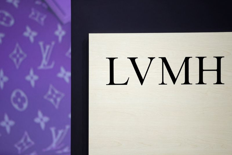 © Reuters. FILE PHOTO: The logo of LVMH is seen during the annual shareholders meeting of LVMH Moet Hennessy Louis Vuitton in Paris, France, April 18, 2024. REUTERS/Sarah Meyssonnier/File Photo