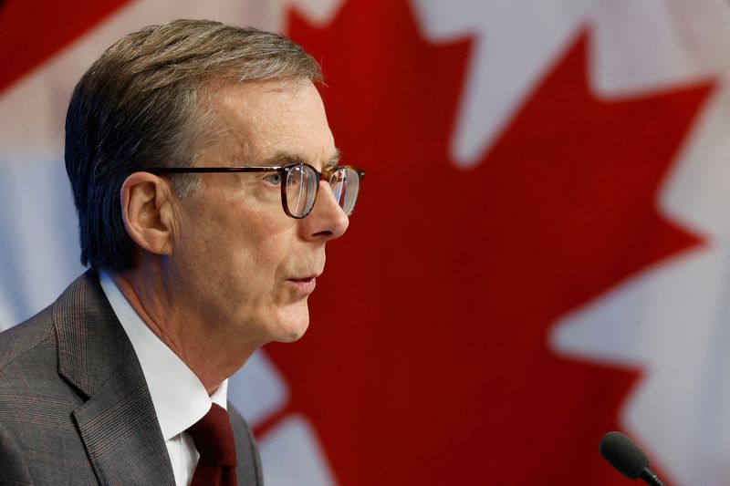 © Reuters. FILE PHOTO: Bank of Canada Governor Tiff Macklem takes part in a news conference, after cutting key interest rate, in Ottawa, Ontario, Canada December 11, 2024. REUTERS/Blair Gable/File Photo